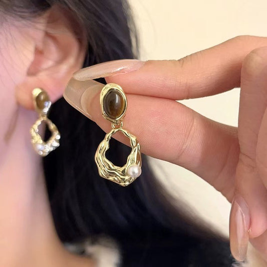 Vintage Rose Maillard Amber Hoops 2025