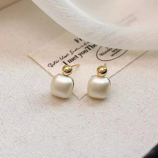 Pearl White Elite Drop Earrings 2025