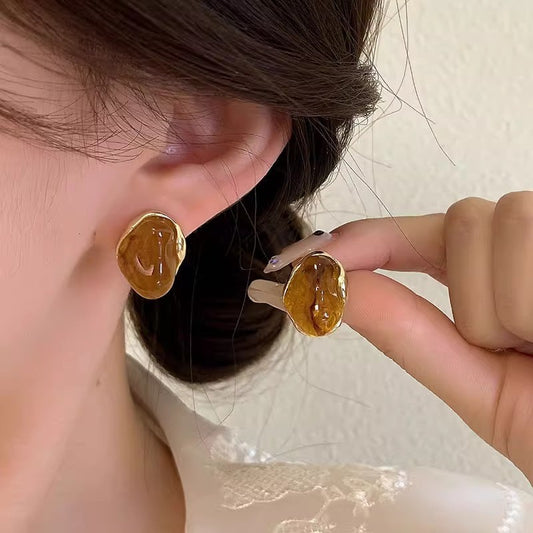 Vintage Rose Maillard Amber Luxe Hoops 2026