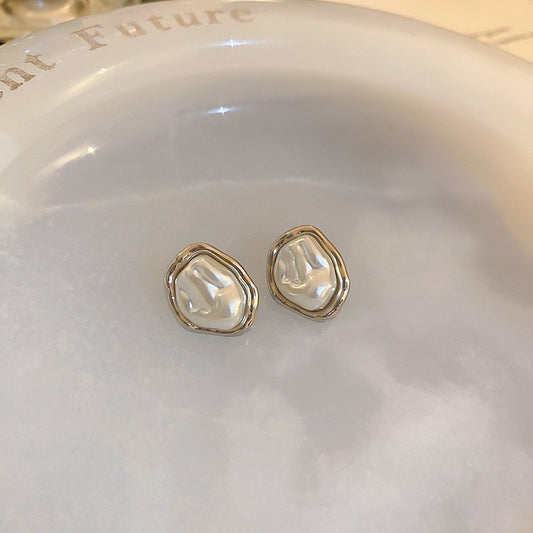 Pearl White Golden Glow Studs